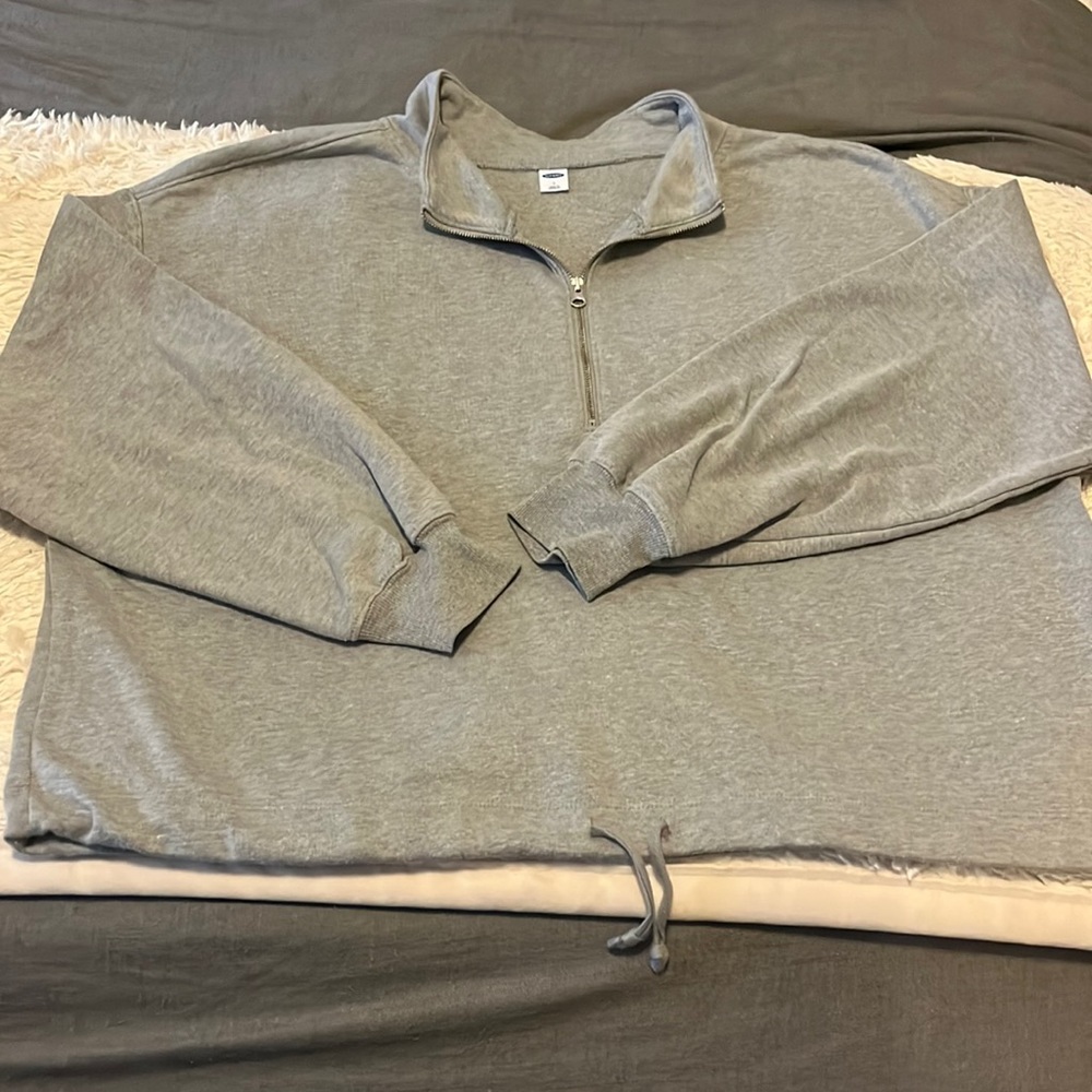 Old navy size large cropped mock neck zip